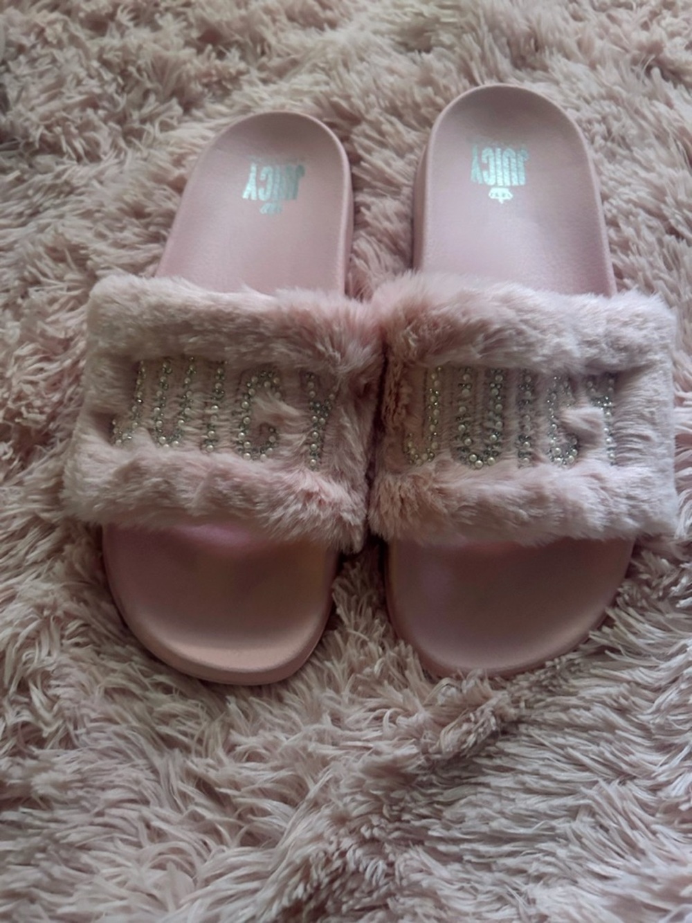 JUICY COUTURE light Pink Fuzzy Rhinestone Slide Sandals size 9. Brand new.